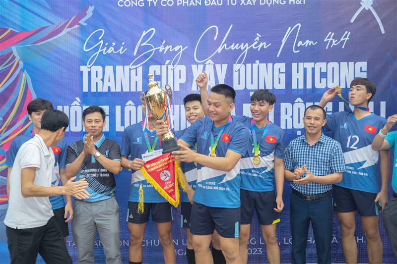 BẾ MẠC, TRAO GIẢI BÓNG CHUYỀN TRANH CÚP "XÂY DỰNG HTCONS MỞ RỘNG" 
