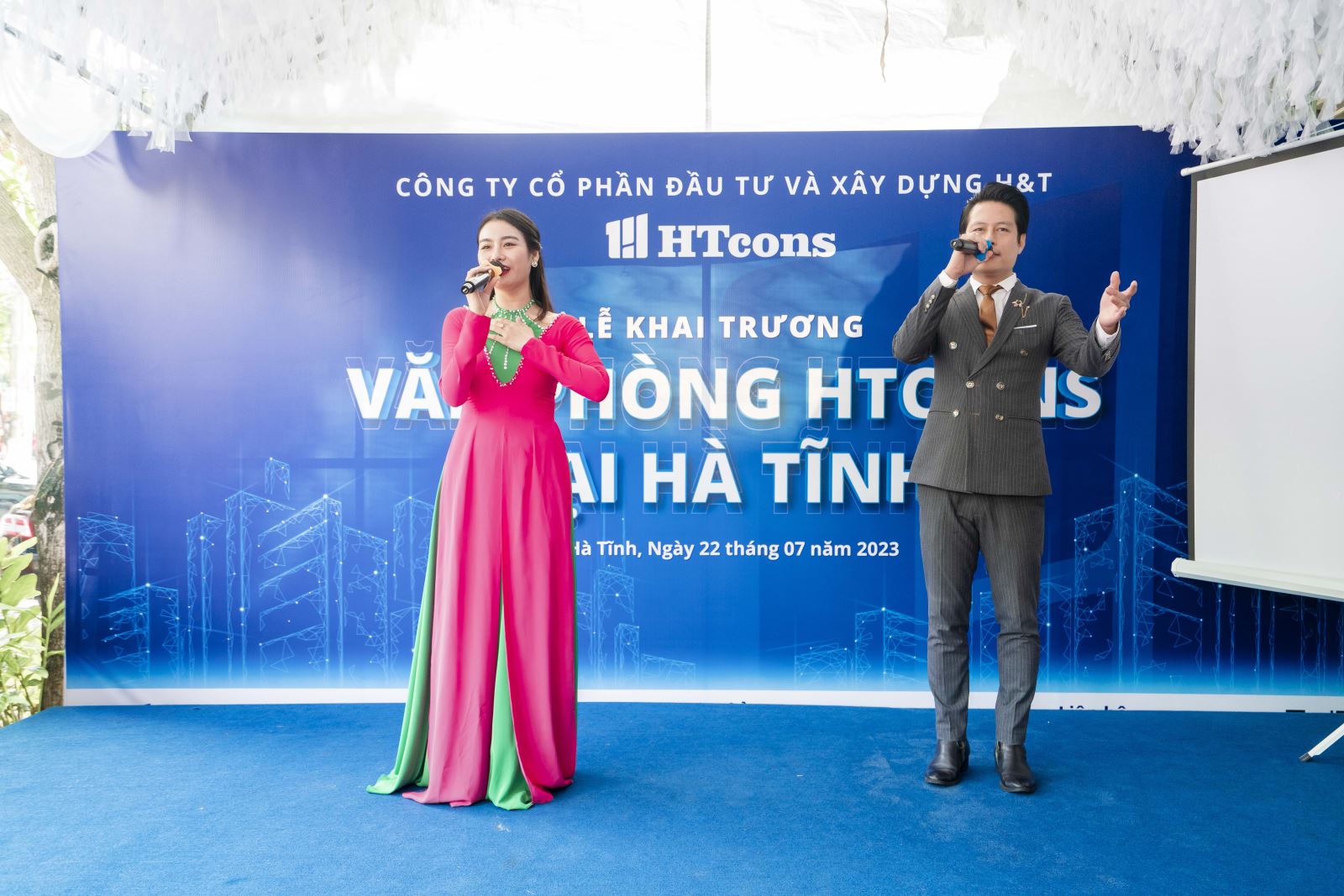 văn nghệ khai trương