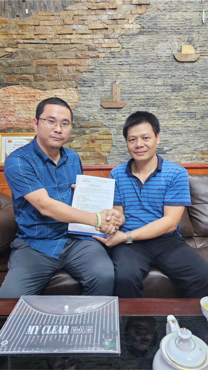 kí kết hợp đồng 1