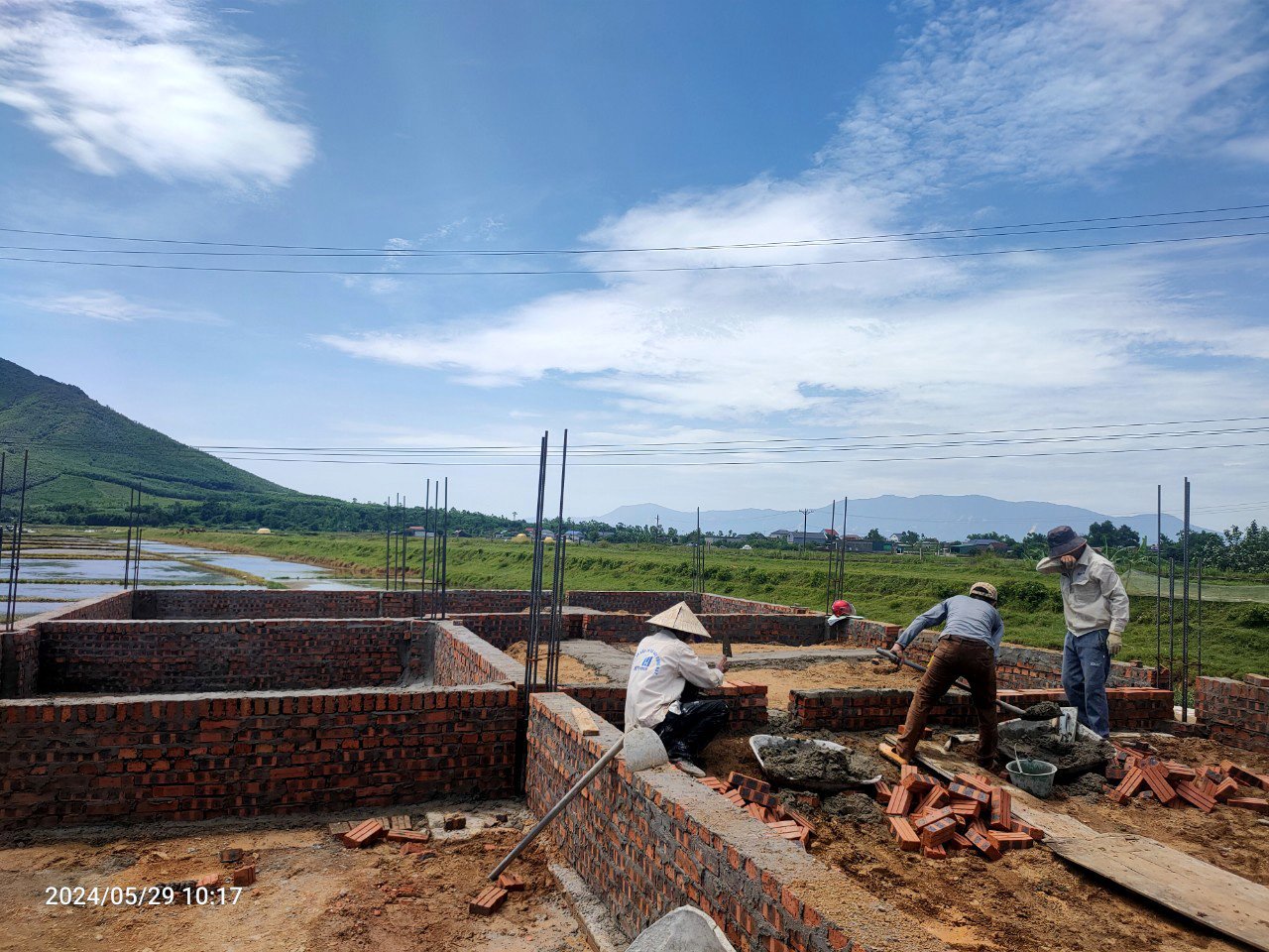 tiến độ nhà A Kính 30-5