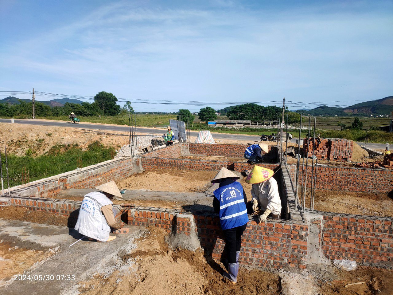 tiến độ nhà A Kính 30-5