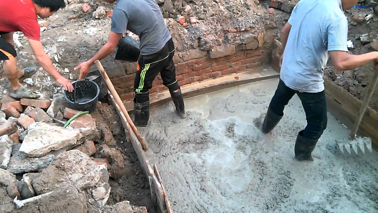 Đổ bê tông lót móng đá 4x6