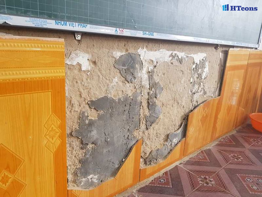 Nguyên nhân gạch ốp tường bị bong tróc