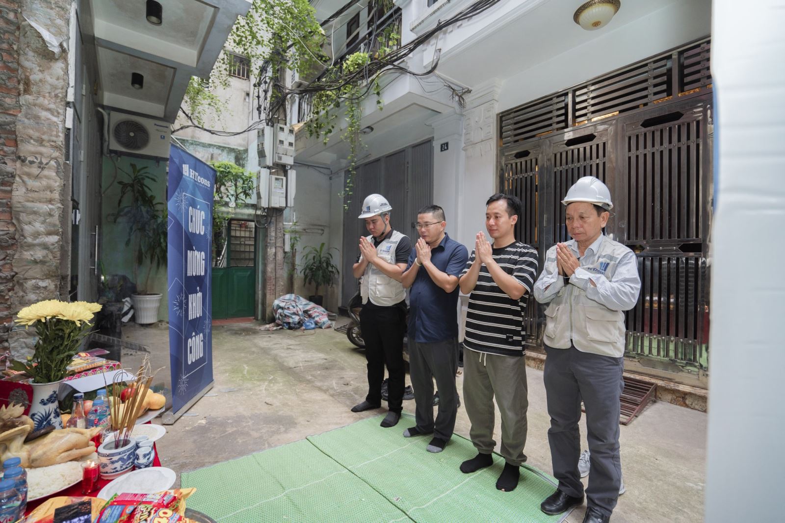 khởi công nhà anh Văn 2