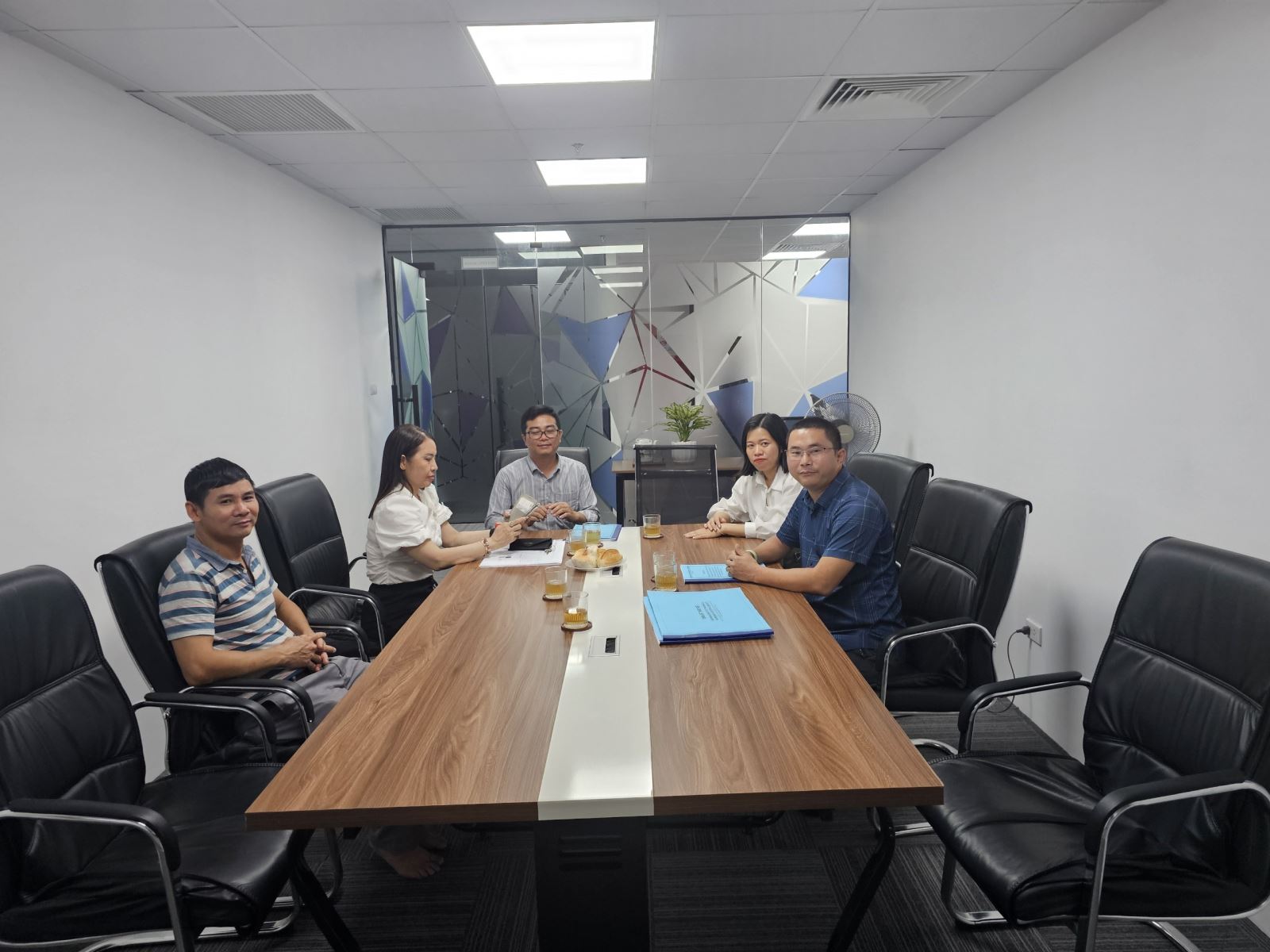 hợp đồng thi công nội thất văn phòng