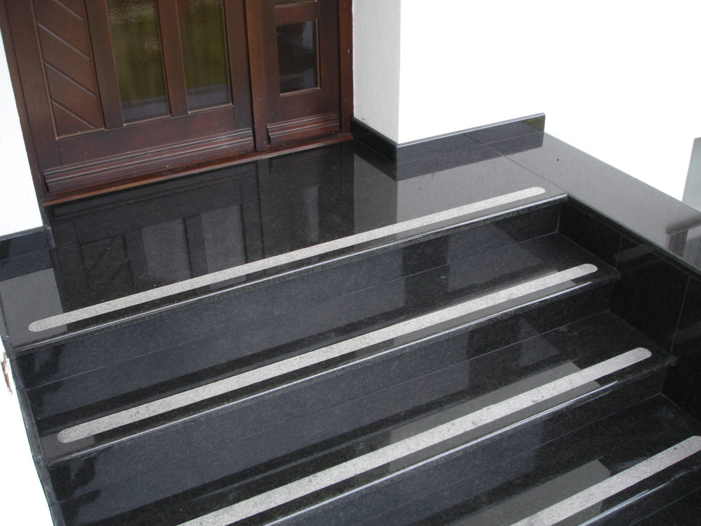 lợi ích khi ốp đá bậc tam cấp