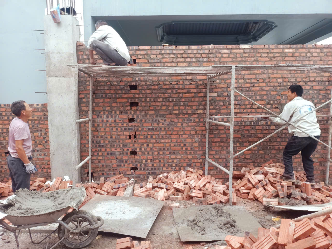 Xây tường các tầng cho dự án nhà phố Anh Phương - Nam Định