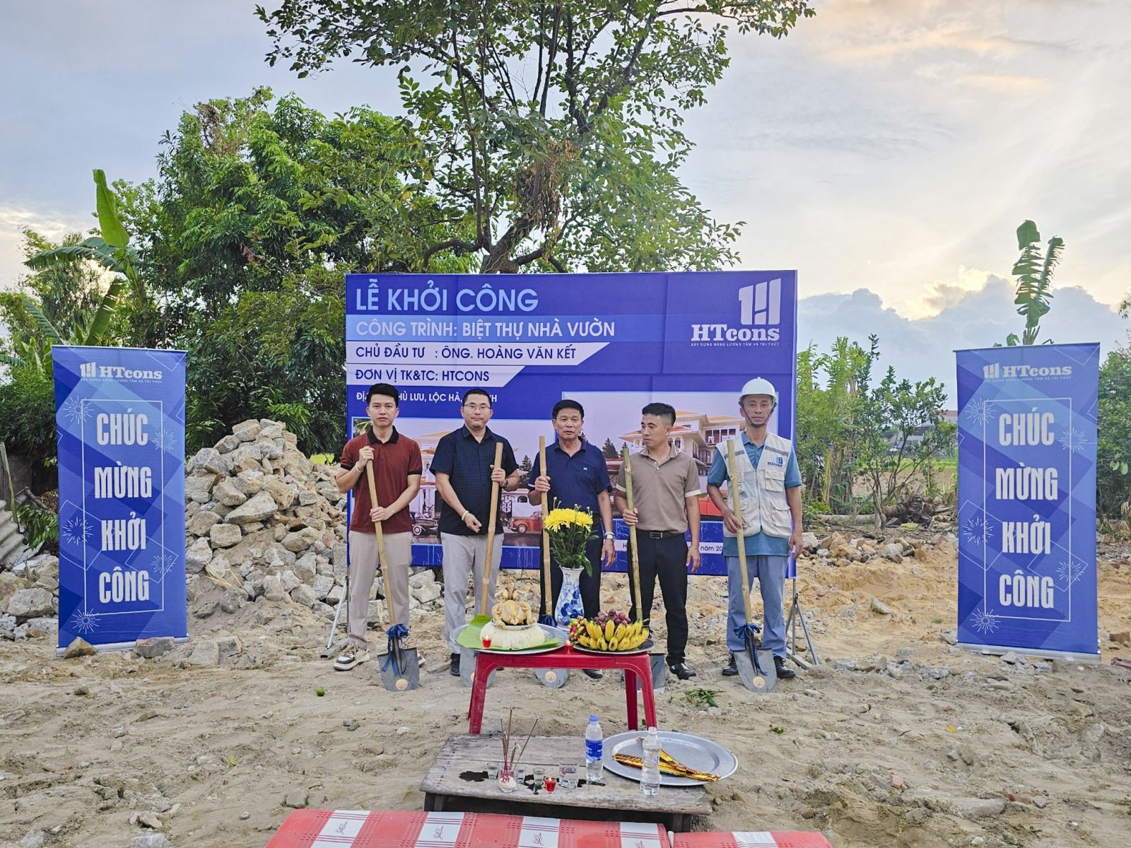Khởi công nhà ông Hoàng Văn Kết