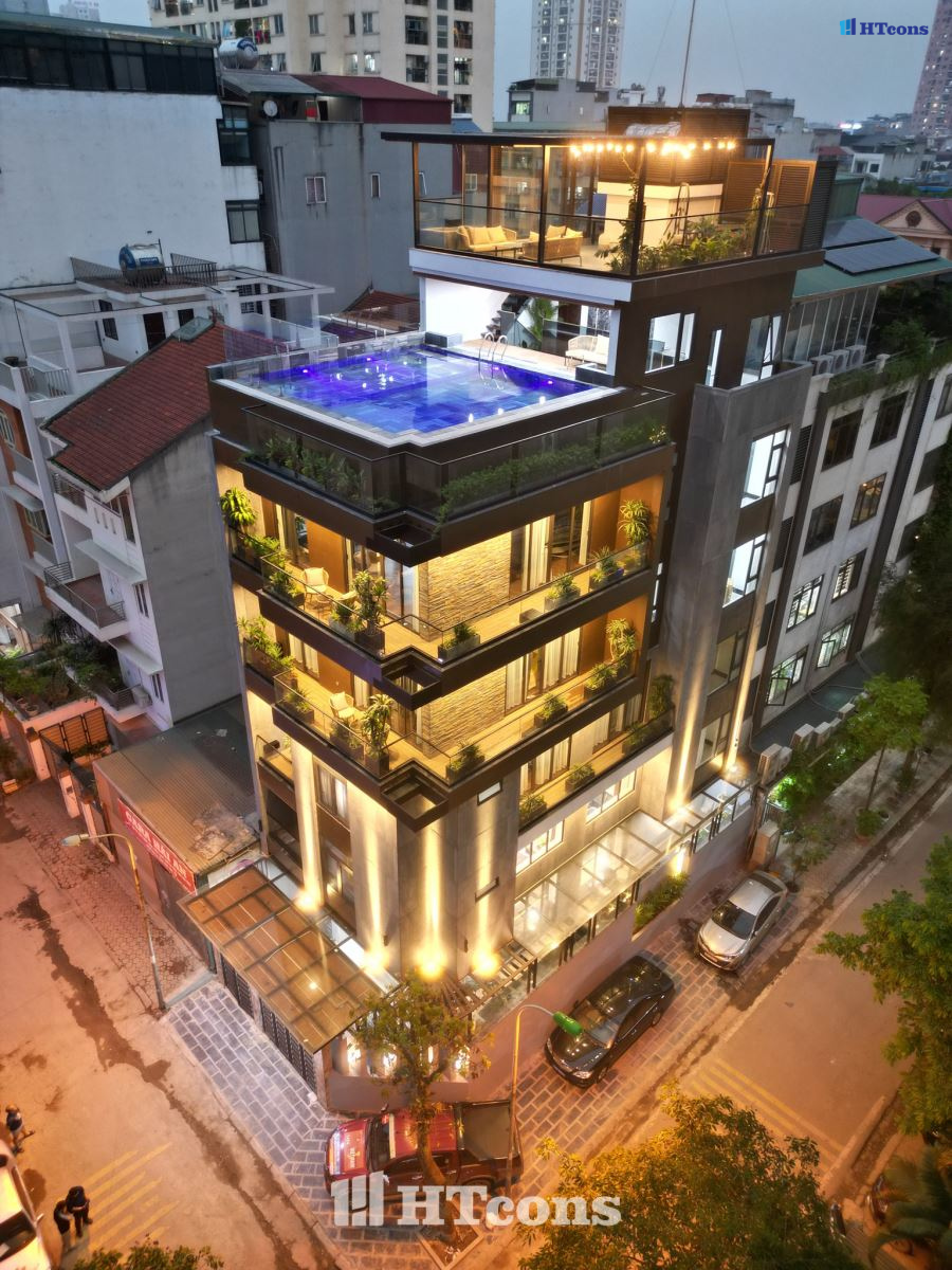 Biệt thự hiện đại với bể bơi tầng thượng sang chảnh