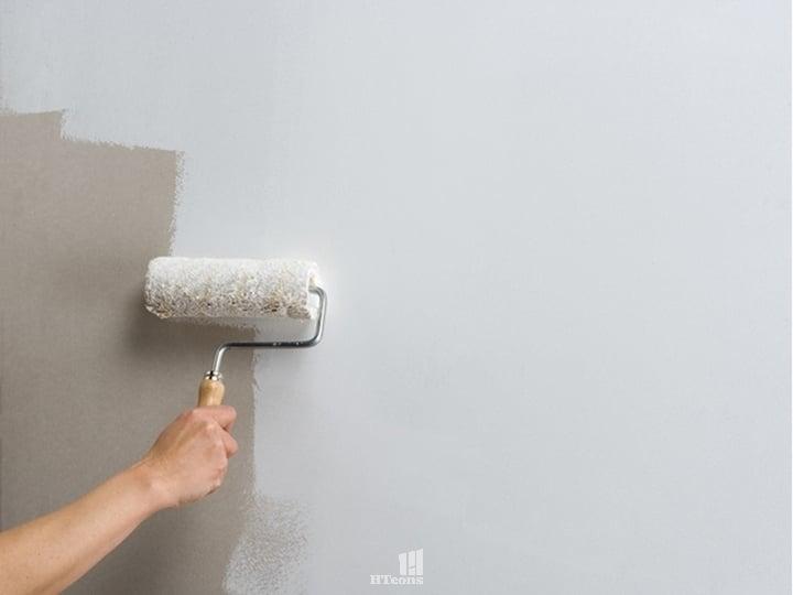 Phương án phù hợp là lát gạch rồi mới đến sơn tường