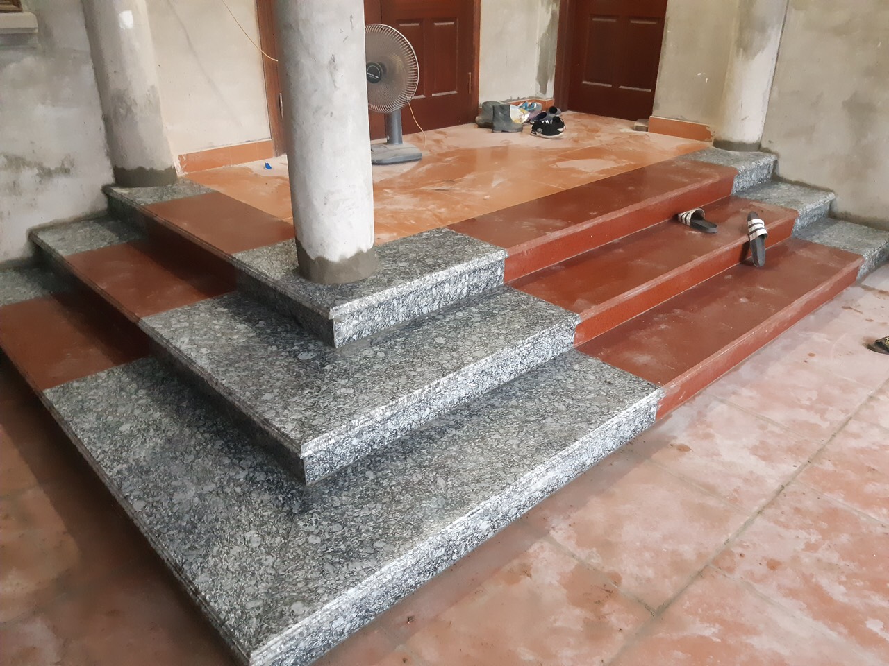 quy trình thi công đá ốp bậc tam cấp