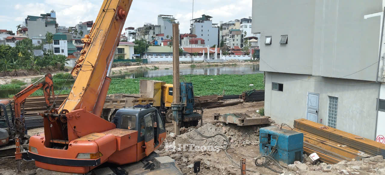 Giai đoạn ép cừ dự án Tòa nhà SPRING SUITES