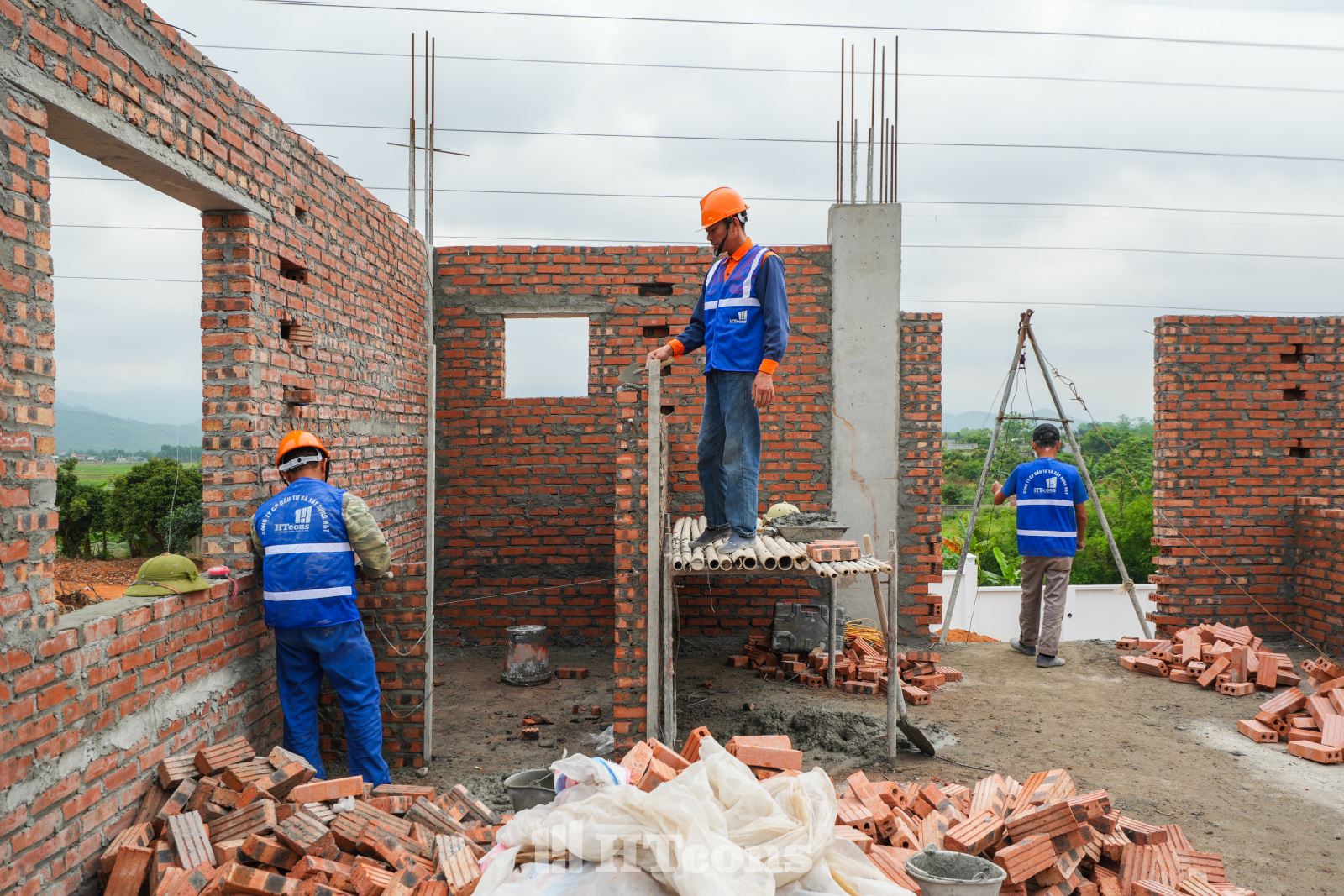 Xây tường tầng 2