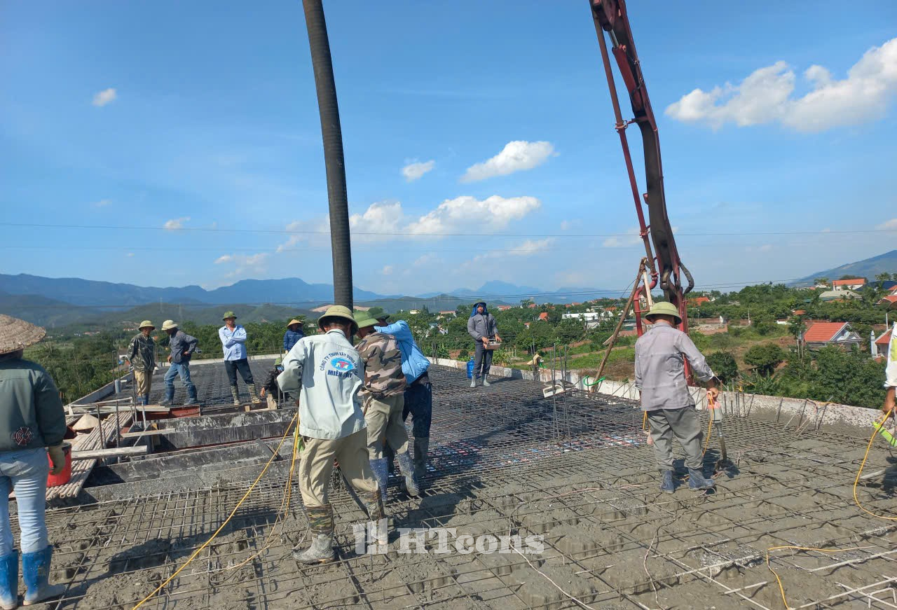 Đổ bê tông sàn mái