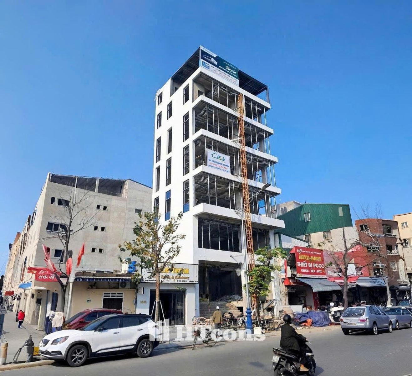 Để tính diện tích sơn tường ta cần tính diện tích bên ngoài và diện tích bên trong